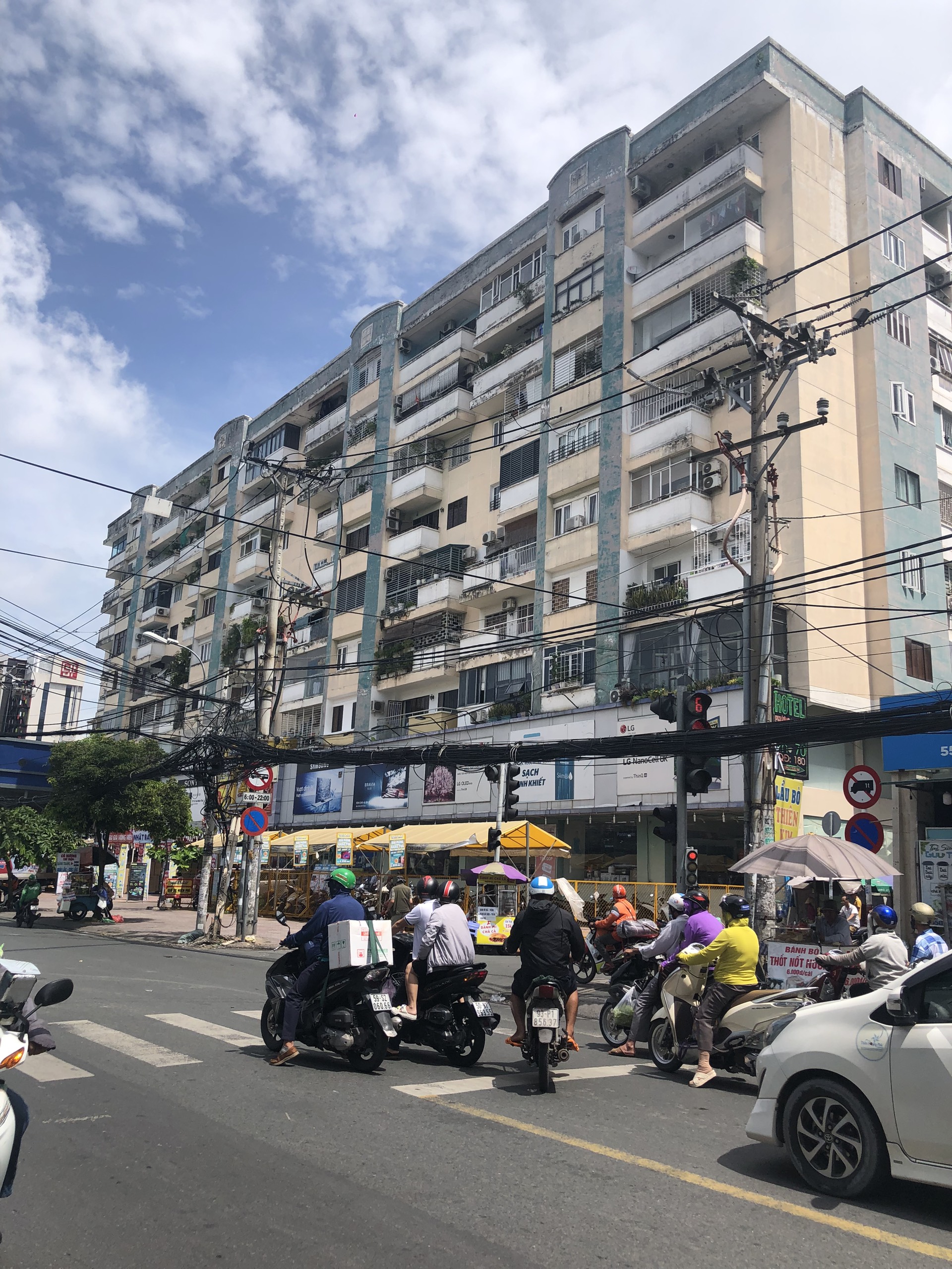 Cho thuê NC Mặt Tiền Cách Mạng Tháng 8, Phường 15, Quận 10, 